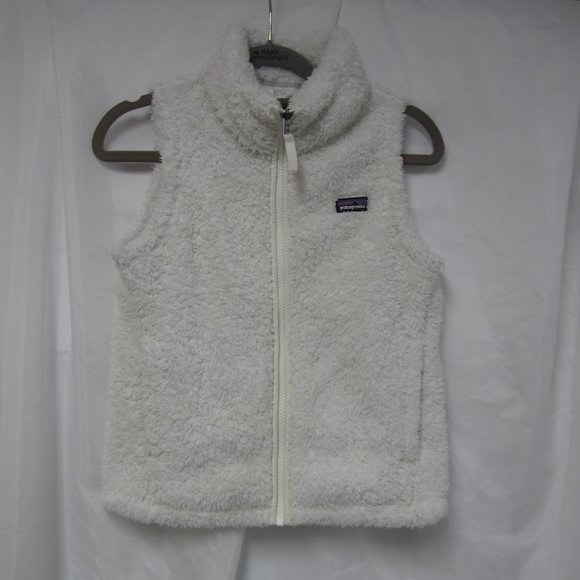 Patagonia Other - Patagonia M Los Gatos Vest Furry  Birch White